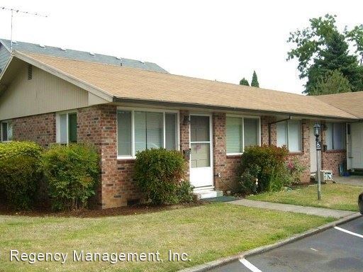 Primary Photo - Studio, 1 bath Apartment - 470 SE 12th Ave.