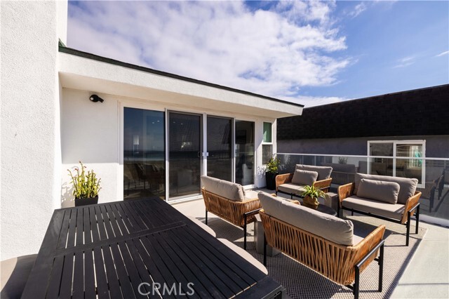 Building Photo - 3012 W Oceanfront