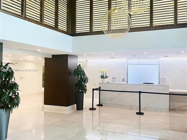 Foto del edificio - 540 Brickell Key Dr