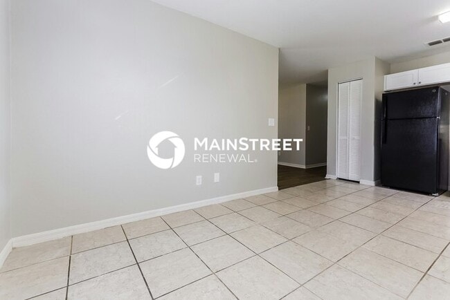 Building Photo - 3 Bedroom Pet-Friendly Home in PLANT CITY,...