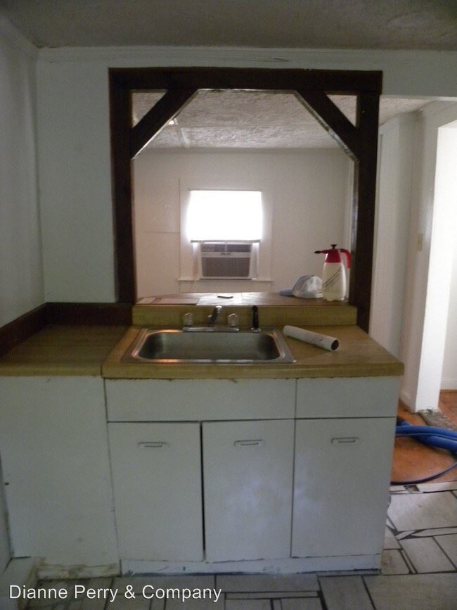 4938 1/2 Wrightsville Ave, Wilmington, NC 28403 Condo for Rent in