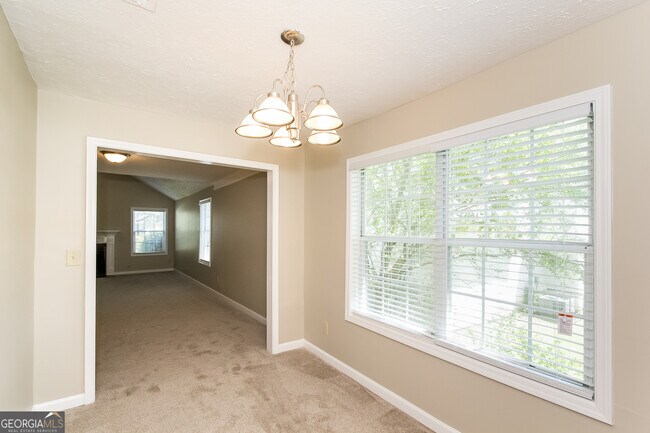 Foto del edificio - 5883 Old Wellborn Trce