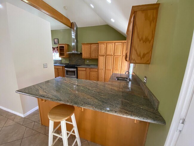 Building Photo - Acton 3+2.5 Pool Home