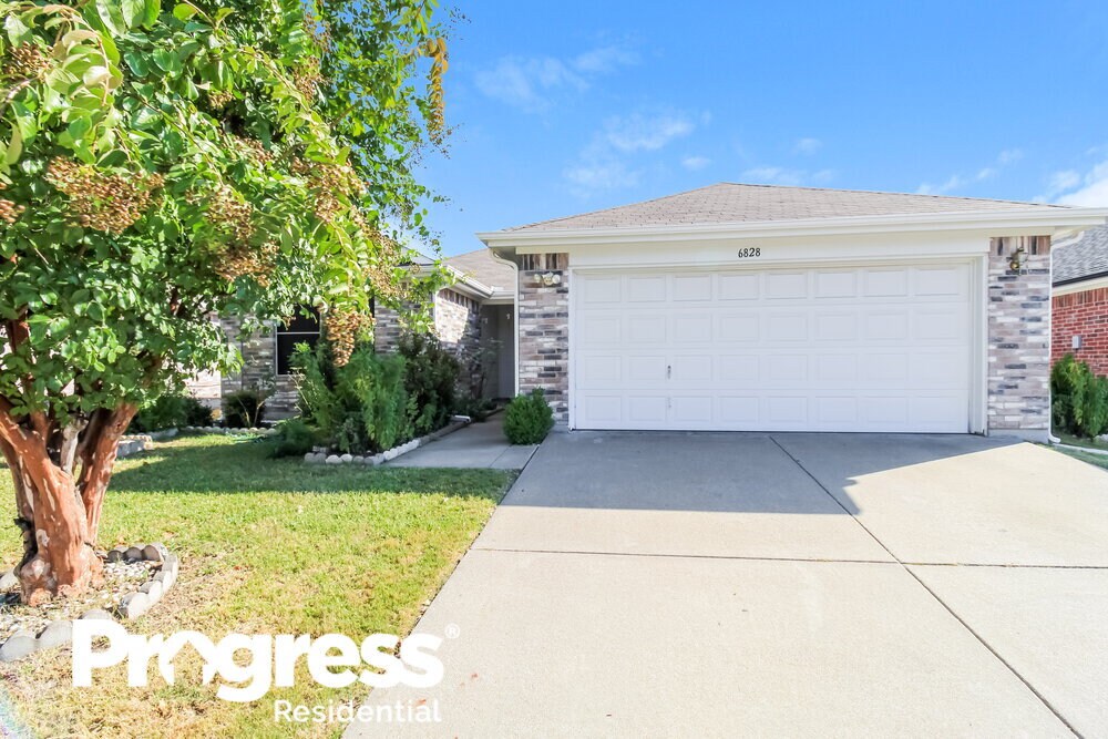 6828 Bluff View Dr, Watauga, TX 76137 House for Rent in Watauga, TX