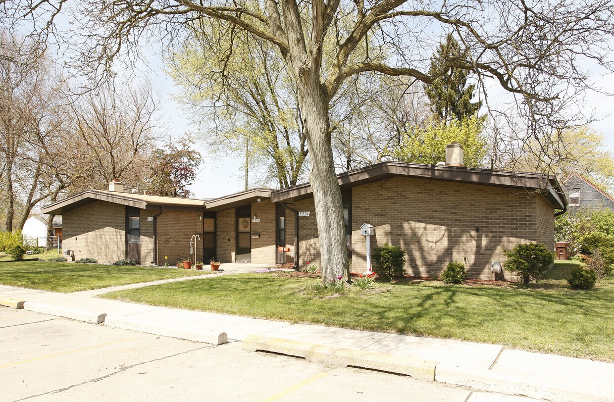 52245246 S Wayne Rd, Wayne, MI 48184 Apartments in Wayne, MI