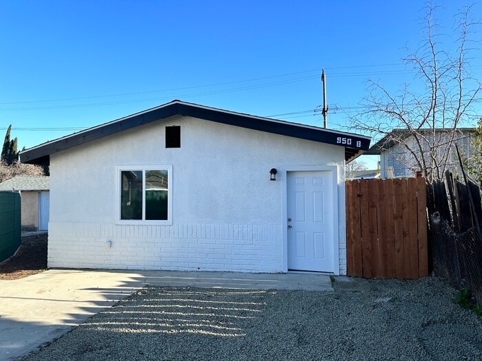 950 Beverly Rd, Corona, CA 92879 Townhome Rentals in Corona CA