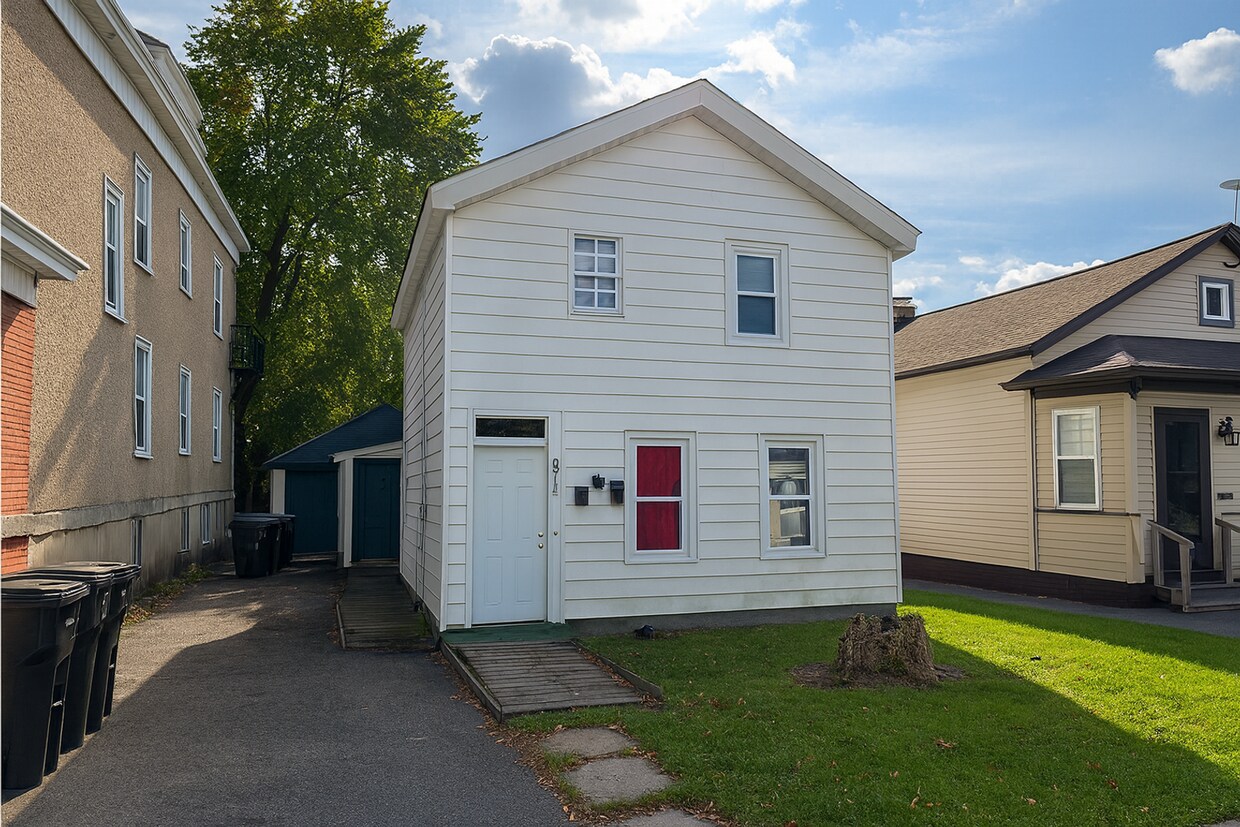 Foto del edificio - Northside Syracuse Duplex – Spacious Units...