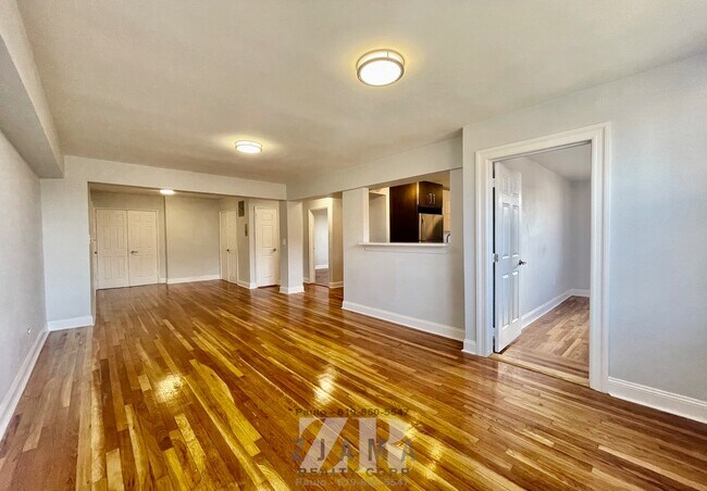 Foto del edificio - 130 E 18th St