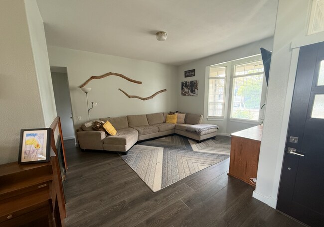 Foto del edificio - CHARMING & STRESS-FREE LIVING IN NORTHWEST MERIDIAN