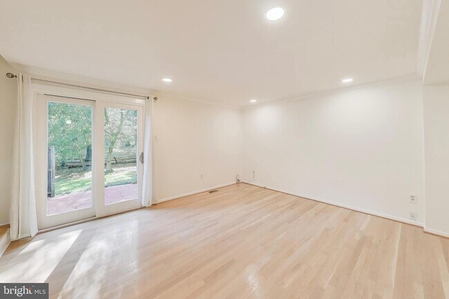 Foto del edificio - 8932 Barrowgate Ct