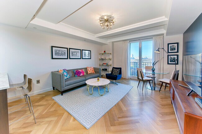 Living Room - 160 Central Park S