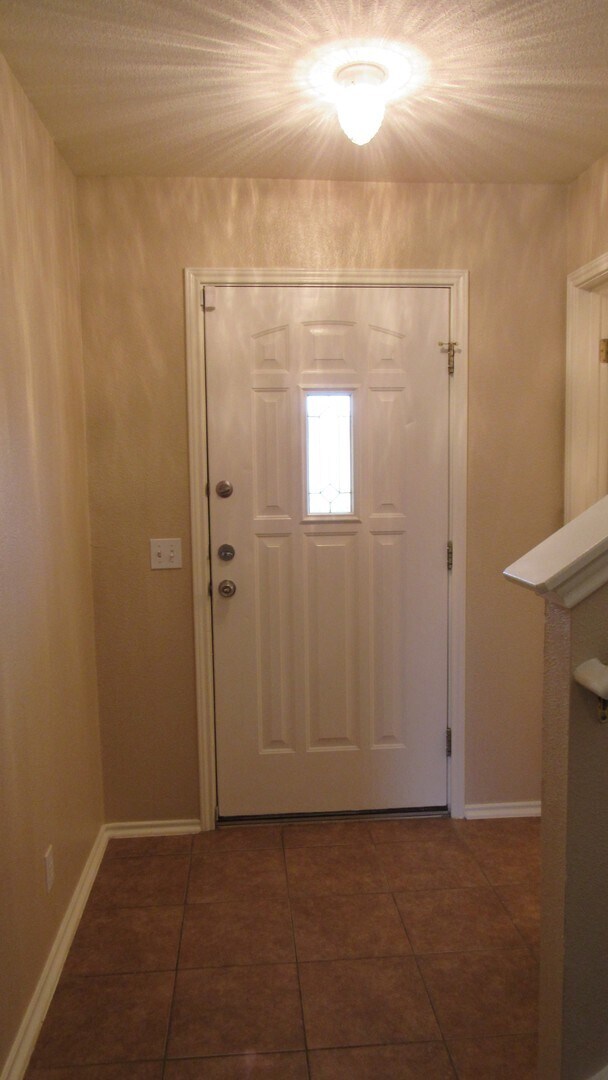Foto del edificio - Nice two story 4 bedroom 2.5 bath!