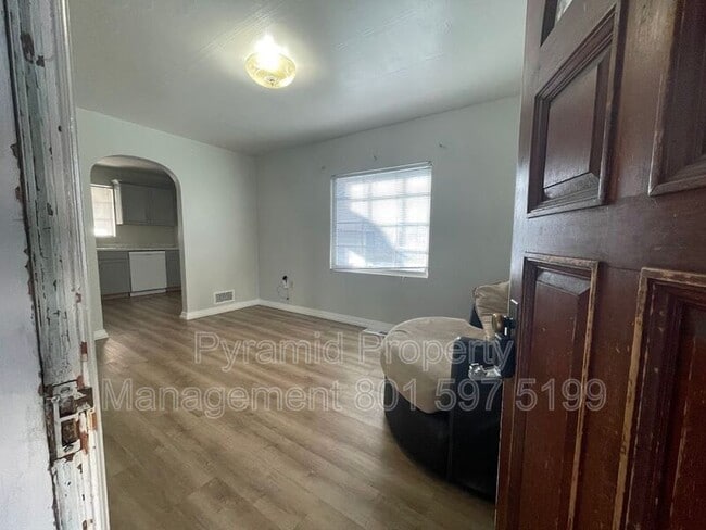 Building Photo - 39-43 W 800 N