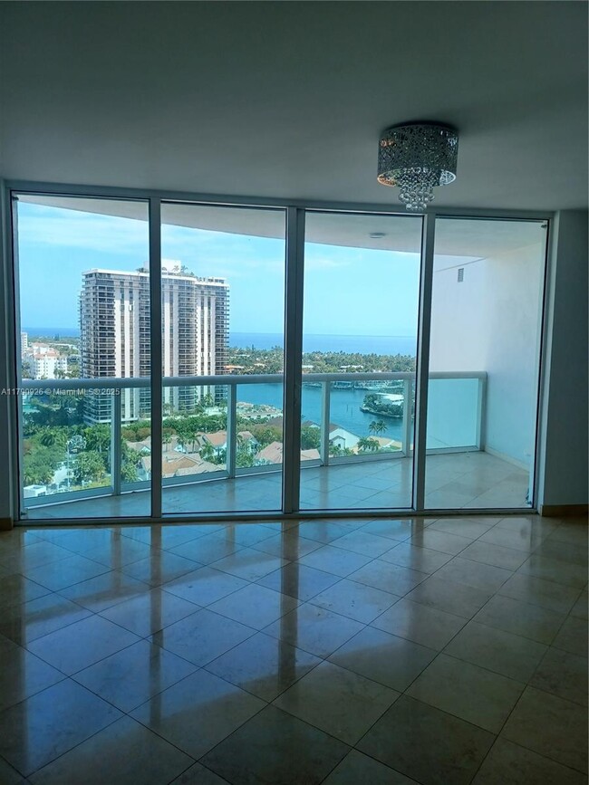 Building Photo - 19400 Turnberry Way