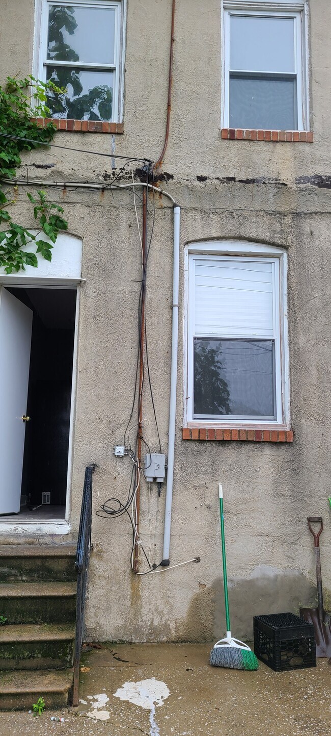 Foto del edificio - 1615 Rutland Ave