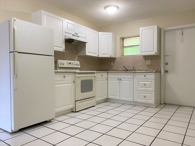 Foto del edificio - 4051 SW 23rd St