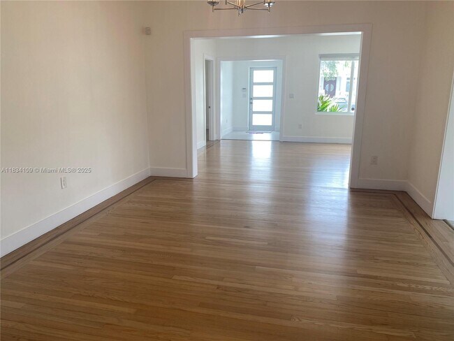 Foto del edificio - 2105 SW 12th St