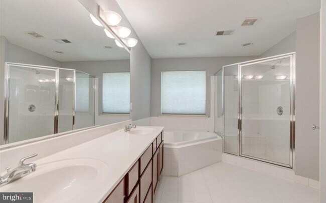 Foto del edificio - 6702 Percethony Ct