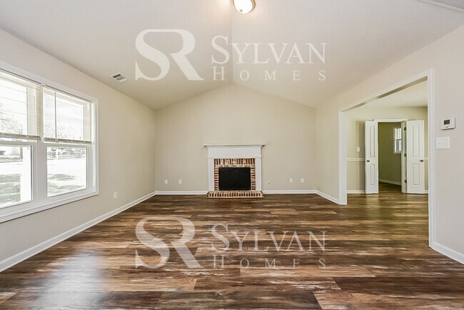 Foto del edificio - The living is easy in this 3 bedroom, 2 bathroom home