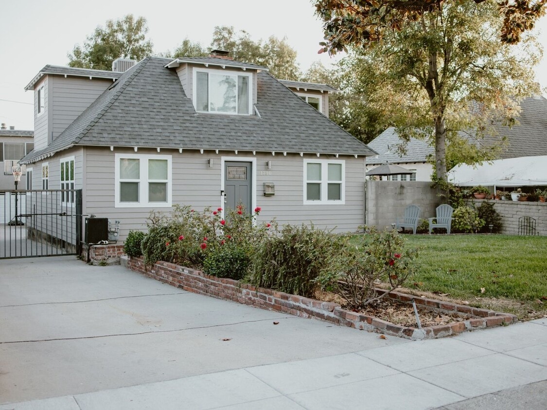 Primary Photo - 1730 Asbury Dr