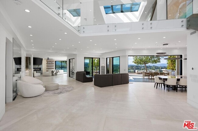 Foto del edificio - 3911 Cody Rd