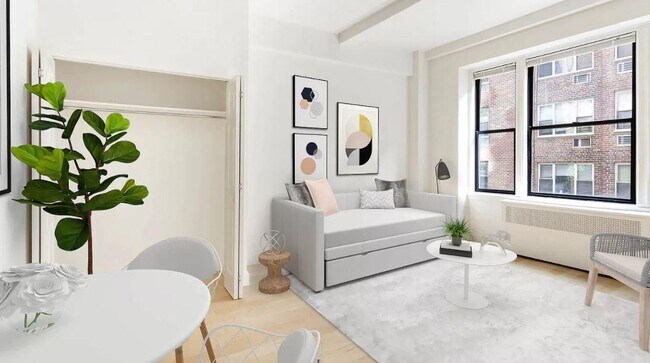 Building Photo - 228 W 71st St