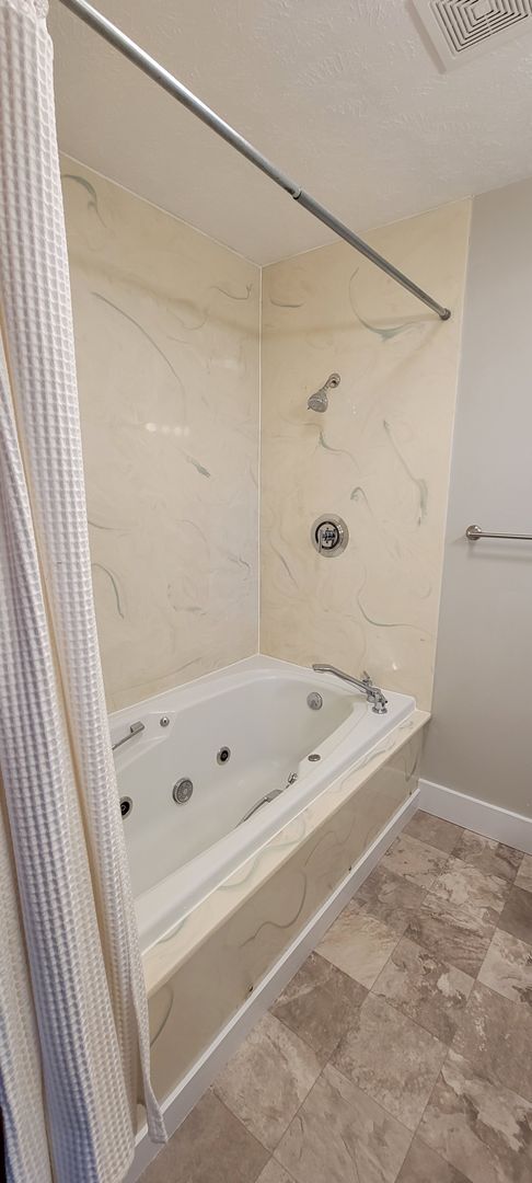 Foto del edificio - Dundee 4 bed 2 bath 3 car garage