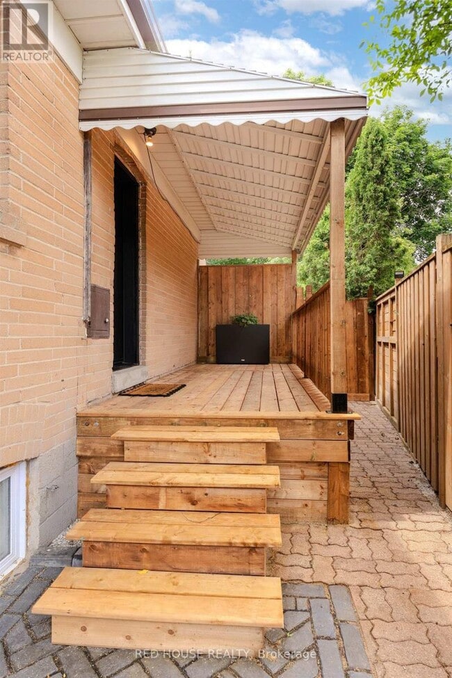 Building Photo - 70 Beaverbrook Ave