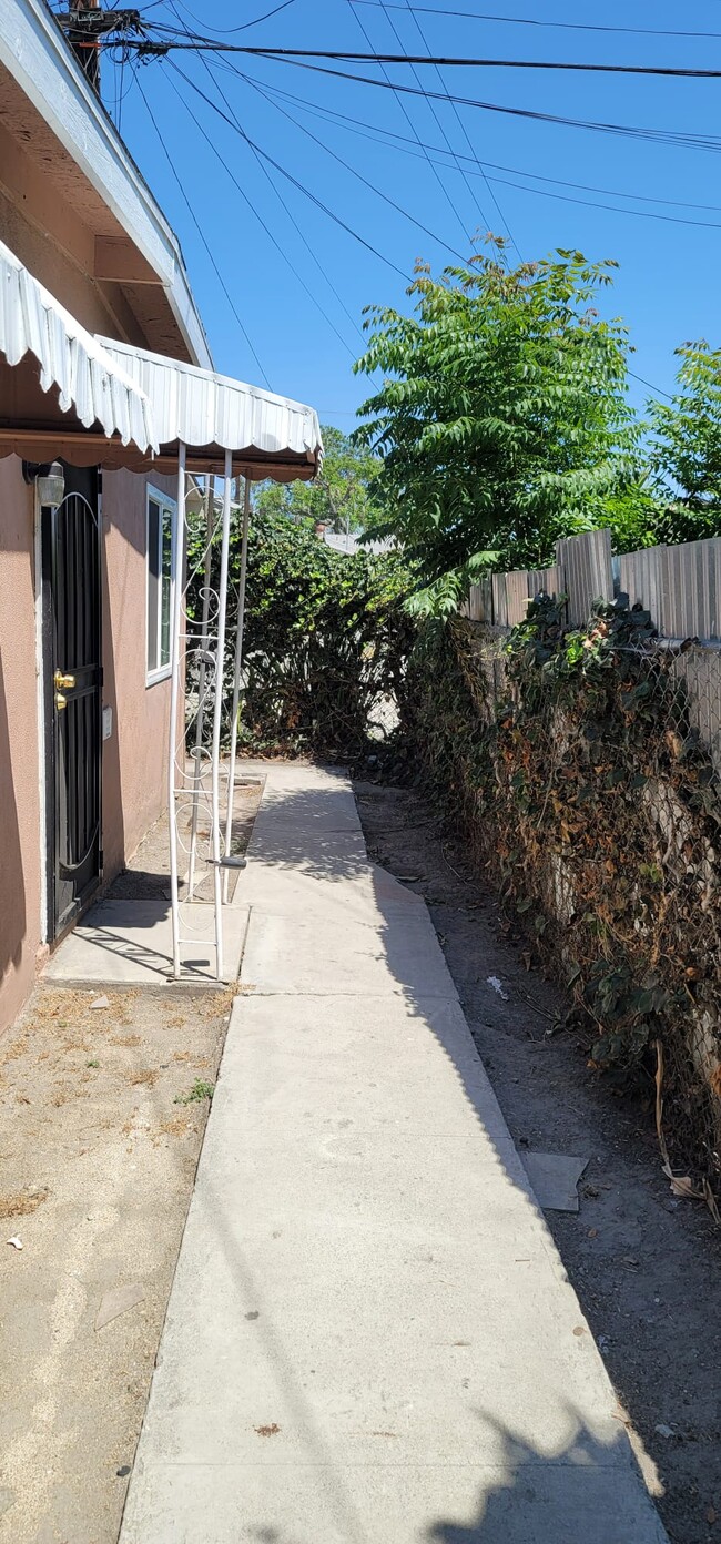 Building Photo - 6838 Colmar Ave