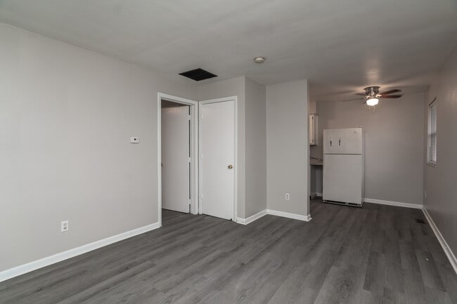 Building Photo - 2525 Germantown St