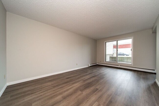 Photo du bâtiment - 14404-1488A 88a St NW