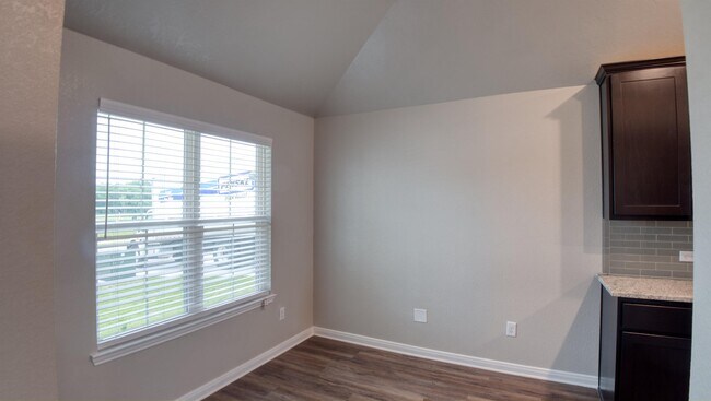 Foto del edificio - 2216 John Ross Ct