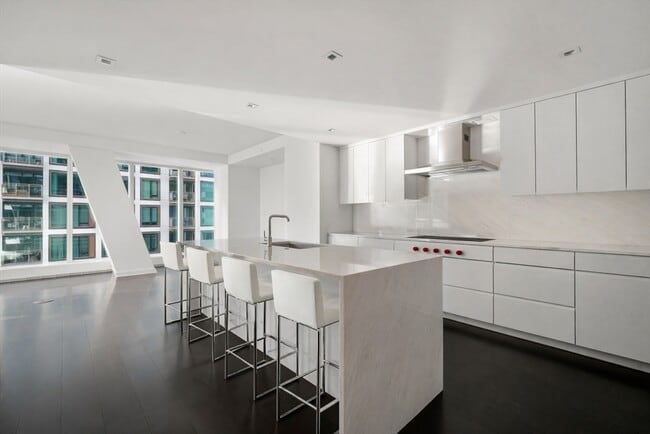Building Photo - 150 Seaport Blvd