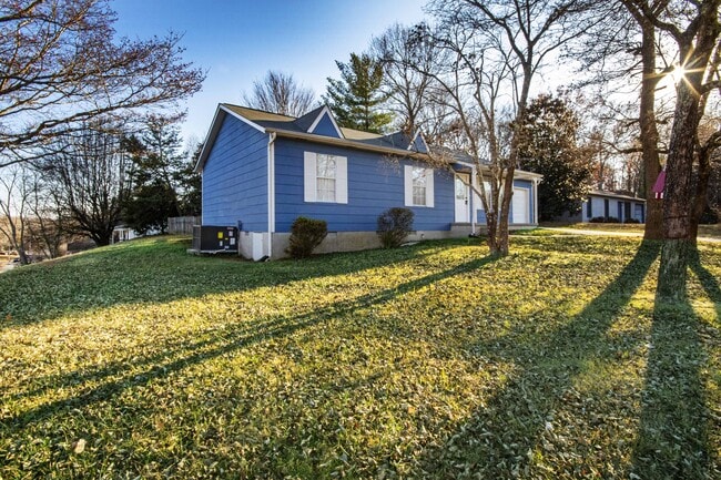 Foto del edificio - 6600 Woodcock Cir