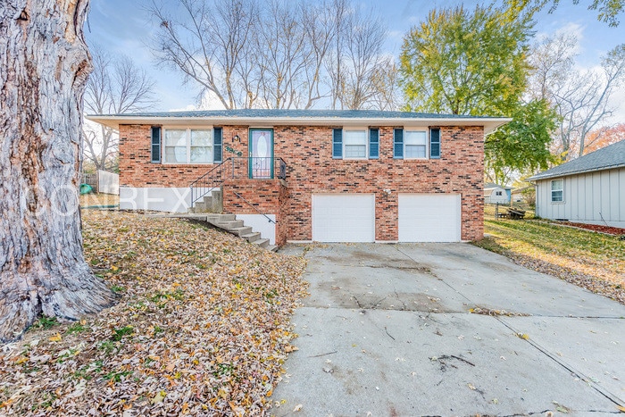 Primary Photo - 3909 S Berry Ln