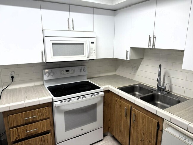 Foto del edificio - 4205 Oak Terrace Dr
