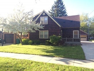 Building Photo - 2030 E Norwich Ave