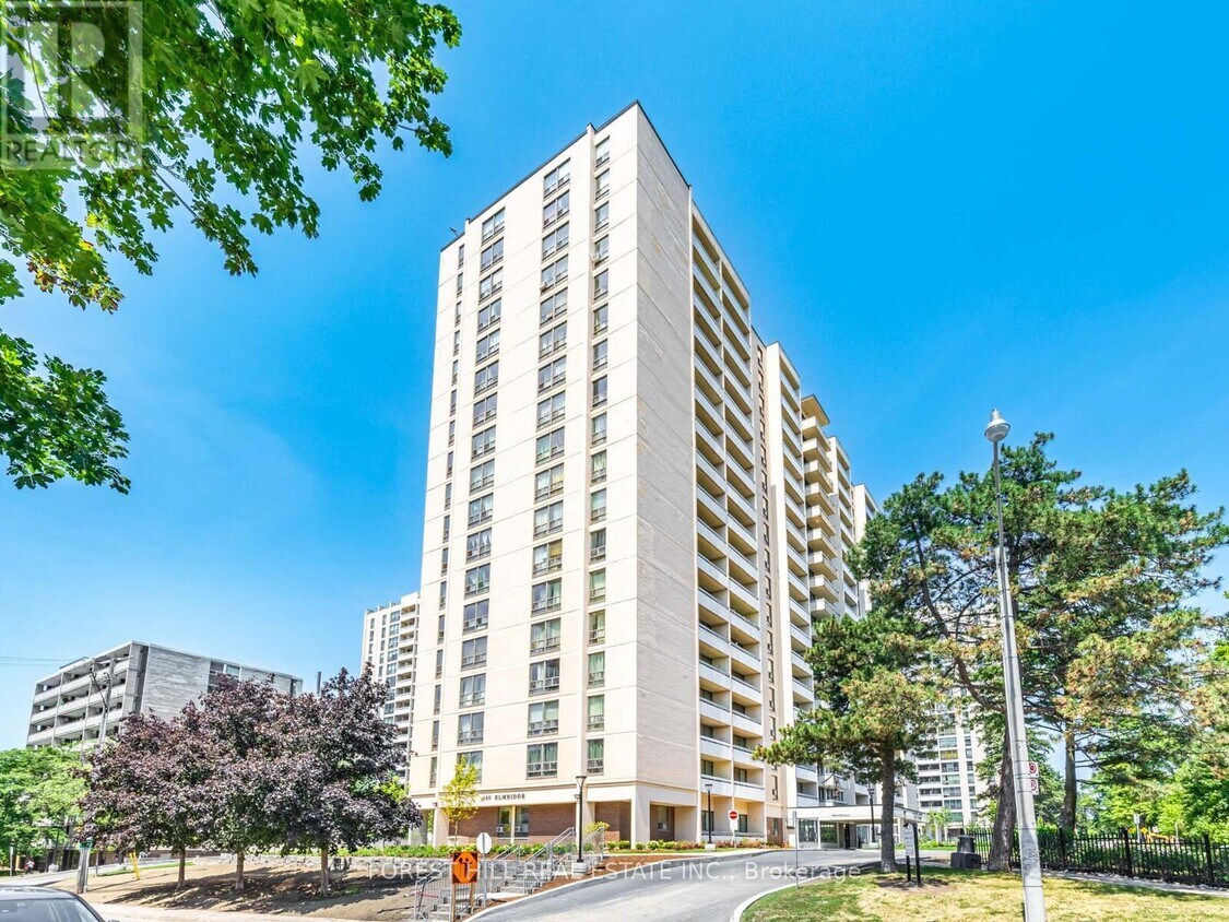 Photo principale - 140-1140 Elm Ridge Dr