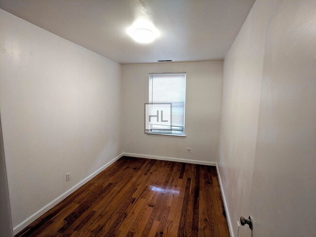 Foto del edificio - BEAUTIFUL 2 BEDROOM BEDFORD-STUYVESANT