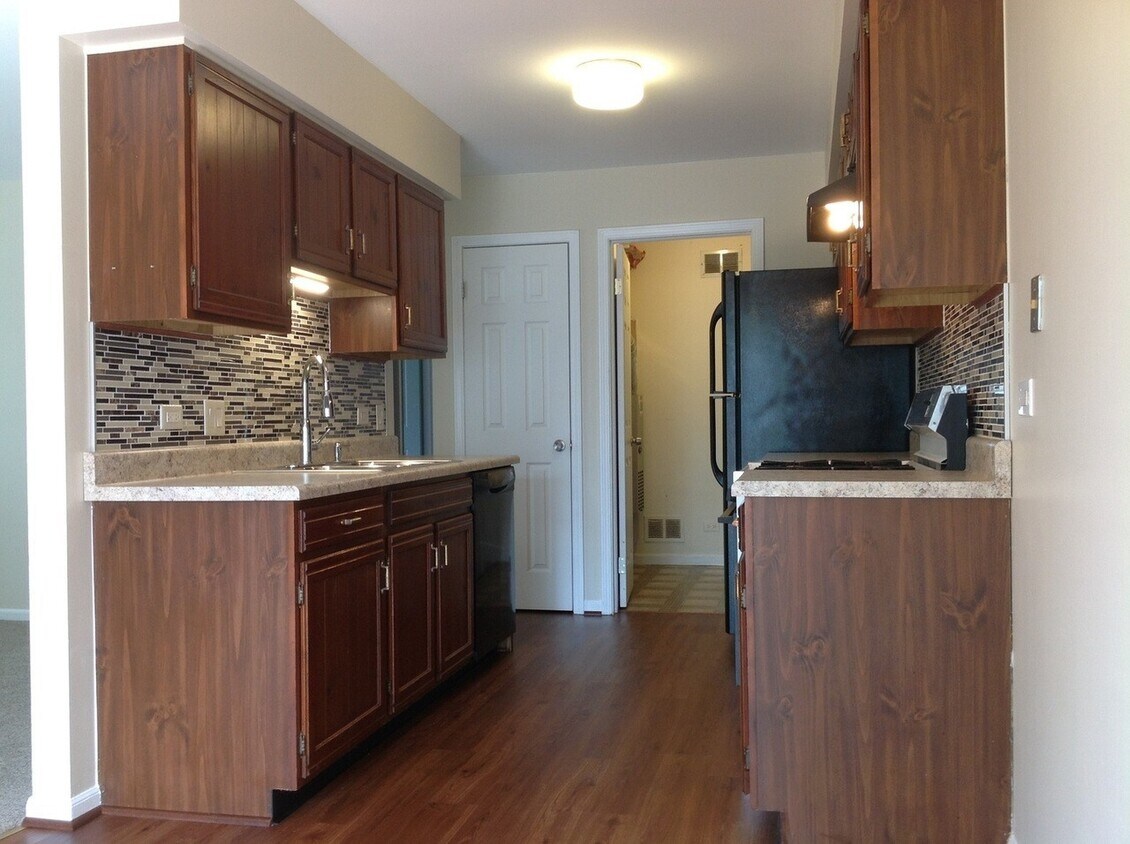 57 Basswood Dr Unit 57, Vernon Hills, IL 60061 Condo for Rent in