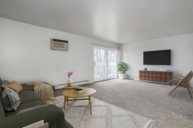 Building Photo - The Pointe at Cherry Hill