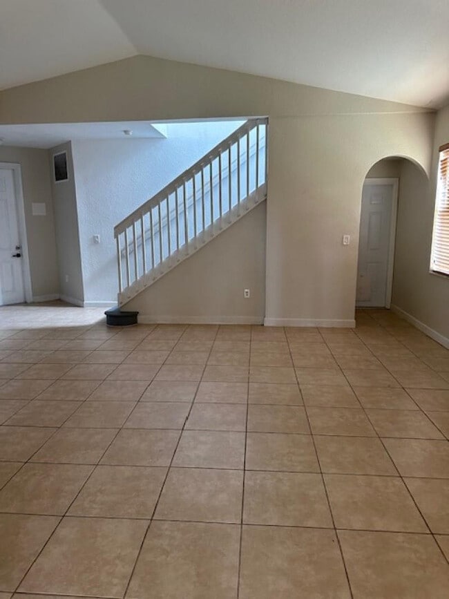 Foto del edificio - 1008 NE 39th Ave