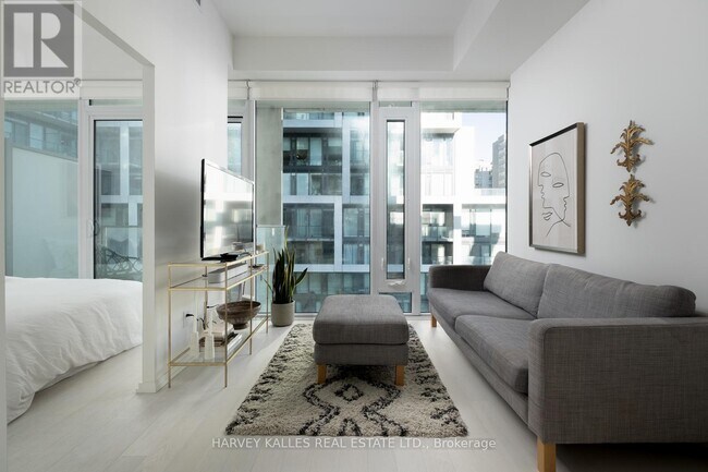 Photo du bâtiment - 8 Hillsdale Ave E