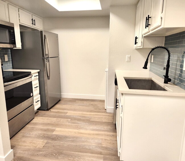 Photo - 2BR/2BA Condo with Community Pool & Spa in...