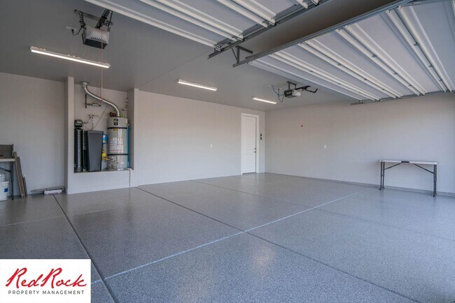 Foto del edificio - Beautiful 4-Bedroom 2.5 Bath with a 3 Car ...