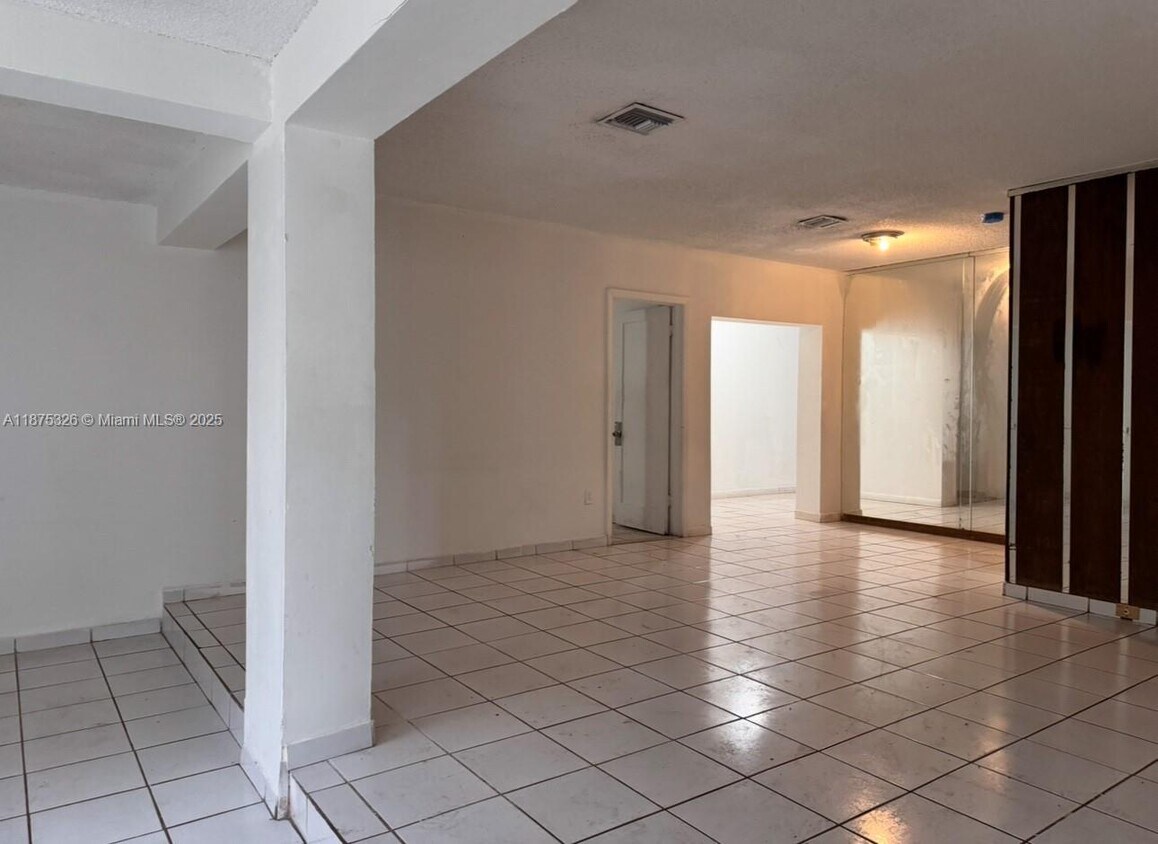 Foto principal - 1565 NE 141st St