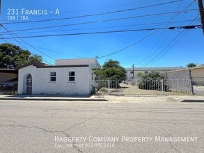 Building Photo - 231 Francis St