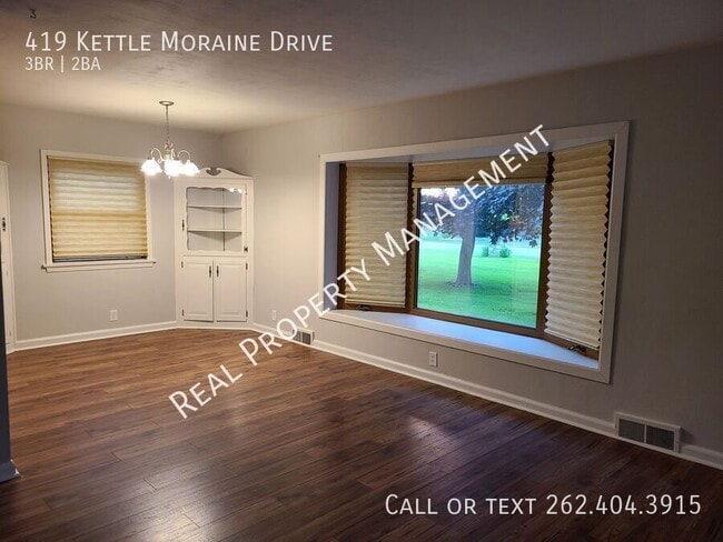 Building Photo - 419 Kettle Moraine Dr