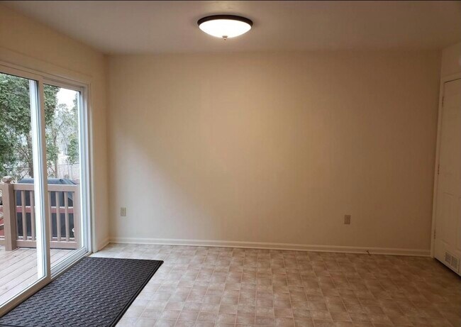 Building Photo - 1276 McCarty Ln