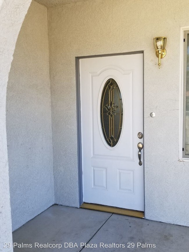 Building Photo - 6317 El Rey Ave